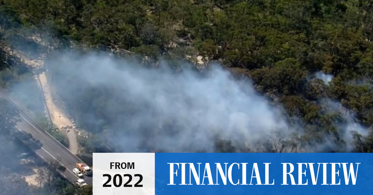 Sydney plane crash Two killed as downed aircraft sparks grass fire in